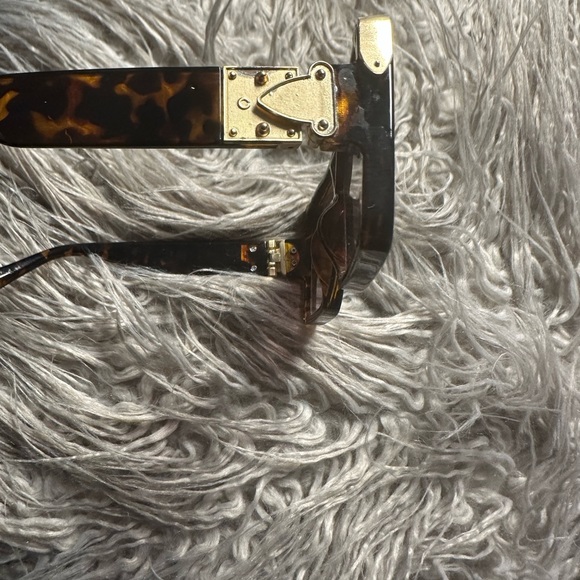 Fashion Nova Sunglasses - Picture 4 of 6